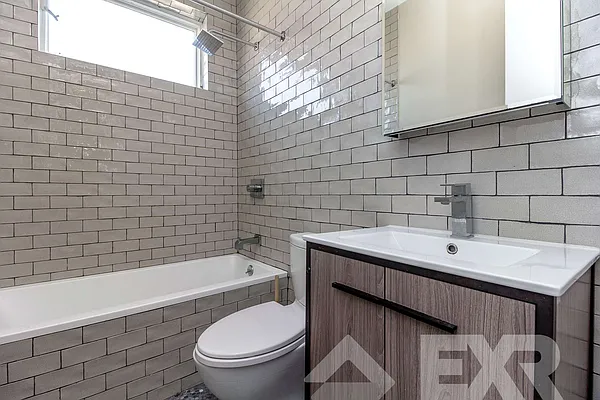 Rented by EXR | media 30