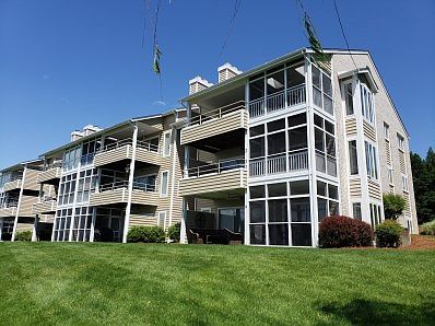 Beautiful Lake Condo