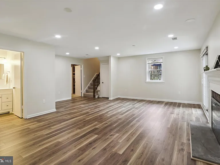 7561 Heatherton Ln — Photo 28