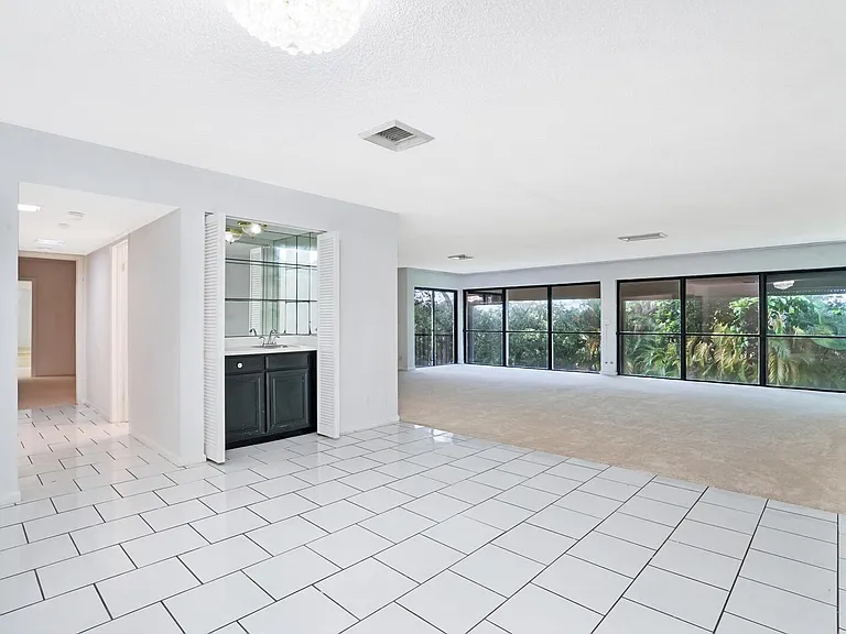 1739 Embassy Dr #202A — Photo 15