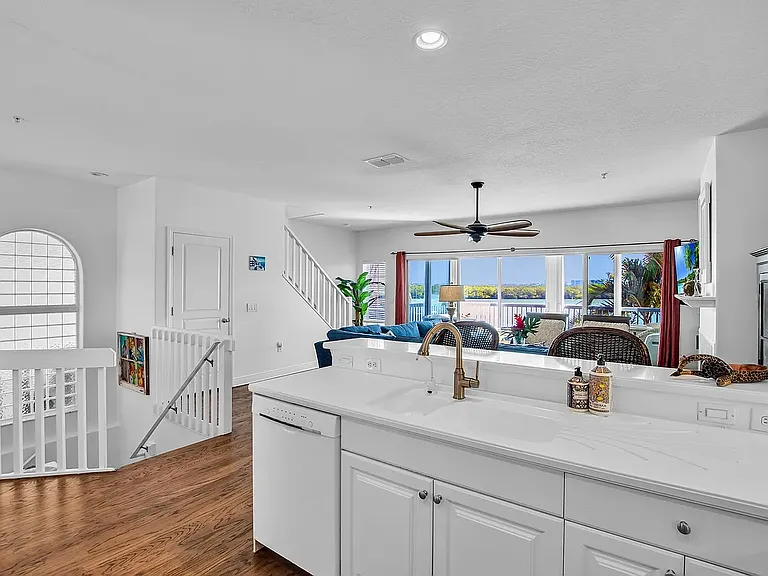 9203 Midnight Pass Rd — Photo 16