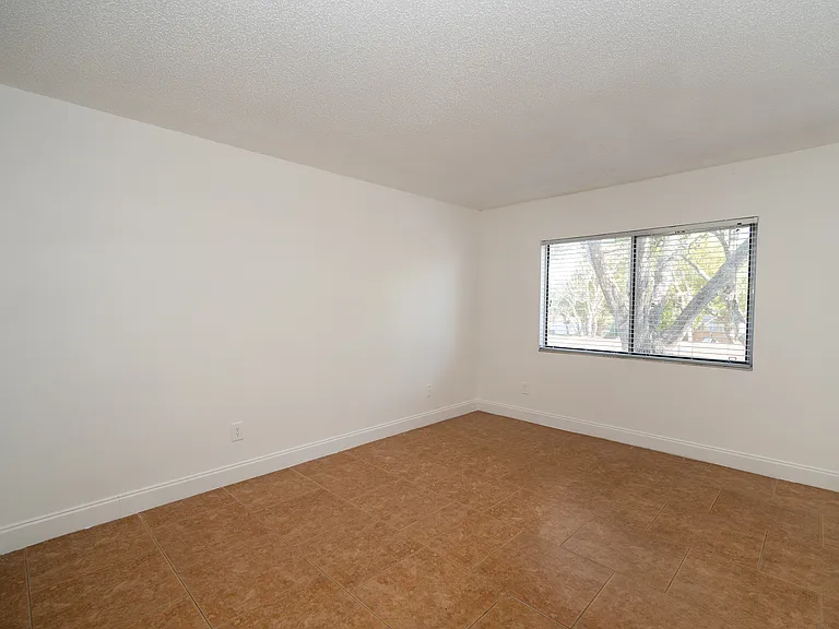 644 Kenwick Cir #203 — Photo 15