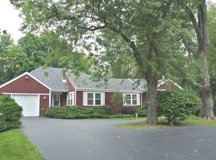 1102 W Palatine Rd, Palatine, IL 60067