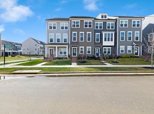 17902 Woods Overlook Dr, Dumfries, VA 22026