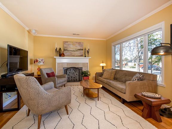 3rd image of 1108 Husted Ave #2