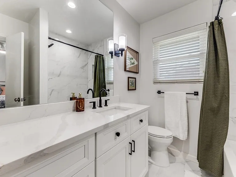 6037 Sandhurst Ln #C — Photo 6