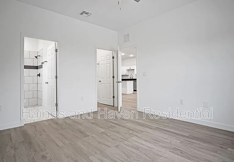 304 Pearl St — Photo 14