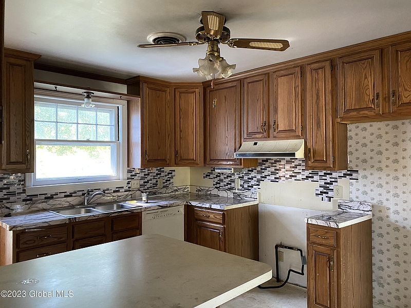 2nd image of 20 Malpass Road