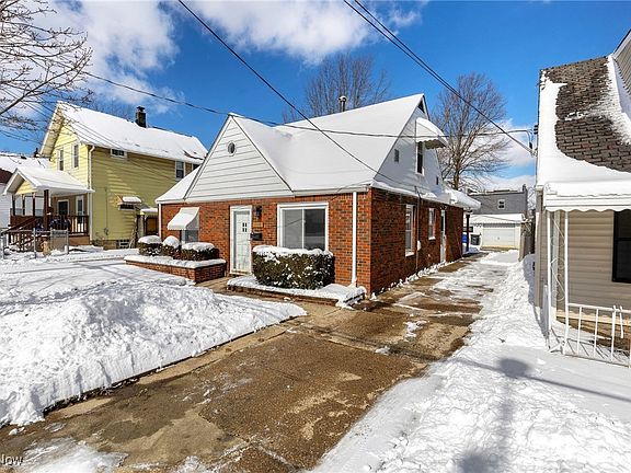 3rd image of 13116 Wainfleet Ave