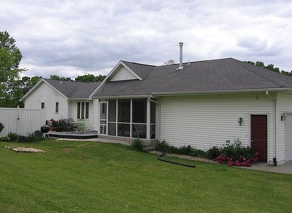 5th image of 7902 N Robert Dr