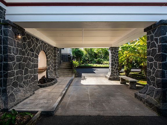 3rd image of 225 Kaiulani St