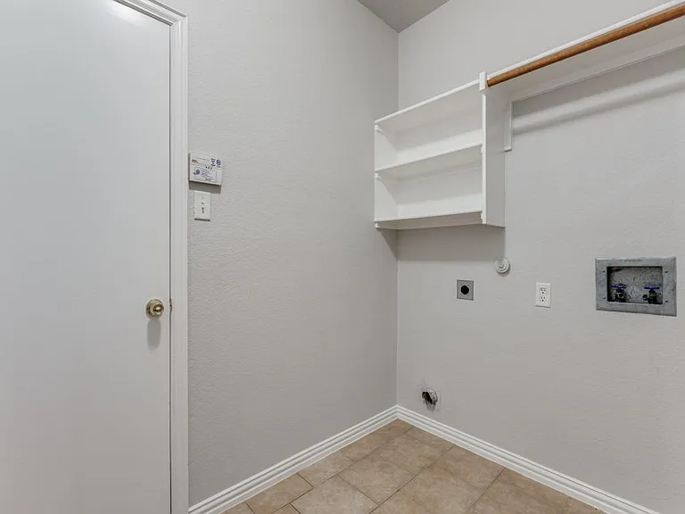 2728 Tangerine Ln — Photo 12