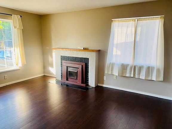Spacious living room