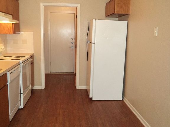 5th image of 1213 Walt Morgan Cir