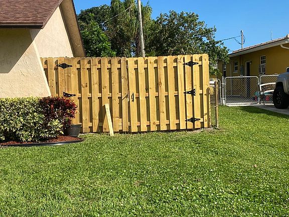 3rd image of 6698 Venetian Dr