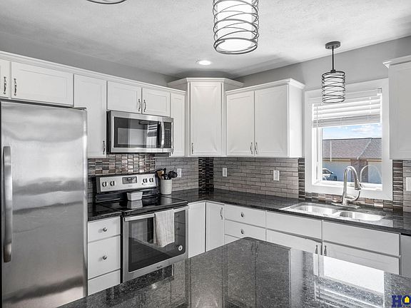 5th image of 805 Country View Ln