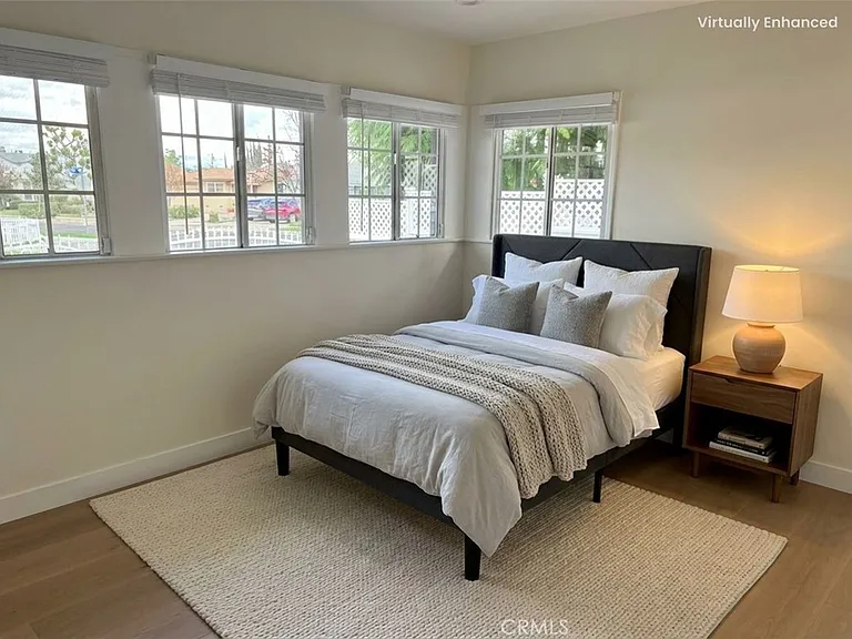 19216 Calvert St — Photo 8
