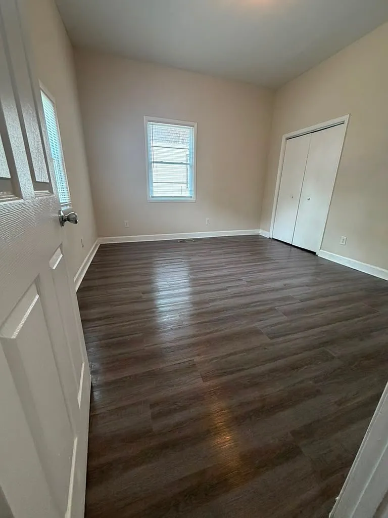 910 Chicamauga Avenue - 1 — Photo 2