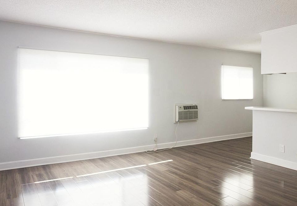 1st image of 3125 Carlyle St APT 9