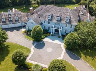 1 Ariel Ct, Port Washington, NY 11050