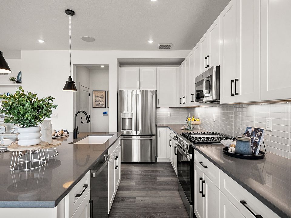 Starling at Tanterra by Trumark Homes Plan 4 Kitchen