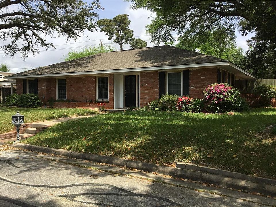 1st image of 13 Bayvilla St