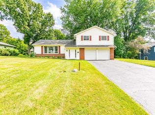 100 Hibiscus Dr, Rochester, NY 14618