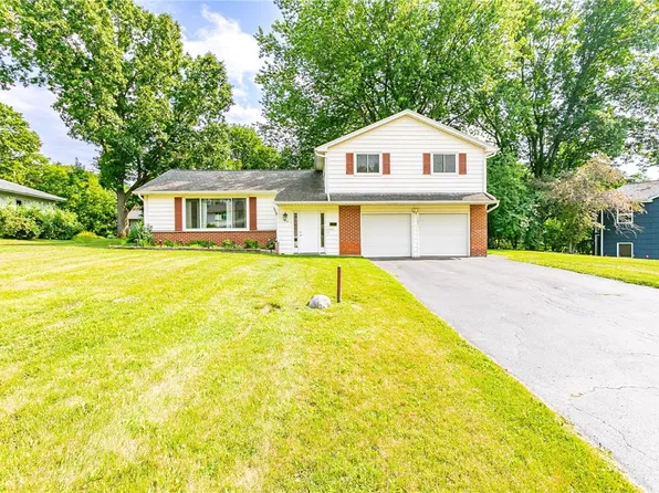 100 Hibiscus Dr, Rochester, NY 14618