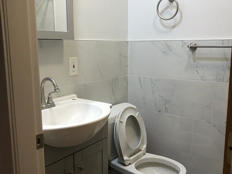 16 Copenger St #4 — Photo 9