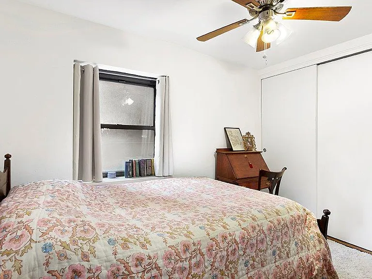 235 E 51st St #2D — Photo 3