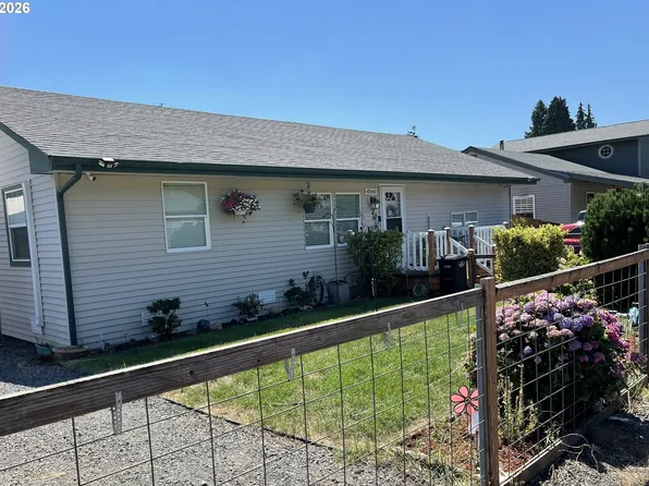 48440 Jasper Dr, Oakridge, OR 97463