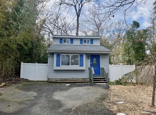 10 Rutland Road, Mastic, NY 11950