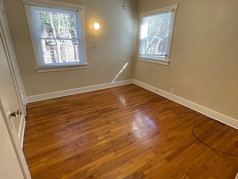 3943 Centre St #3943 — Photo 5