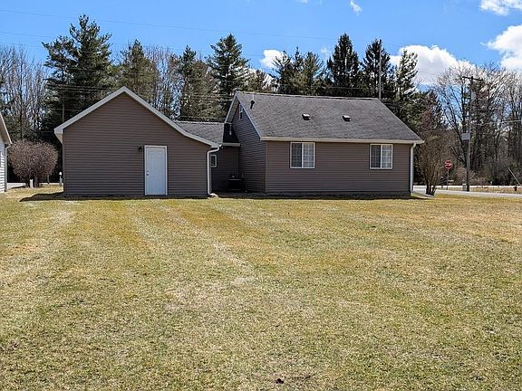 4th image of 11680 W Freeland Rd