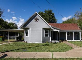 302 S 3rd St, Grandview, TX 76050