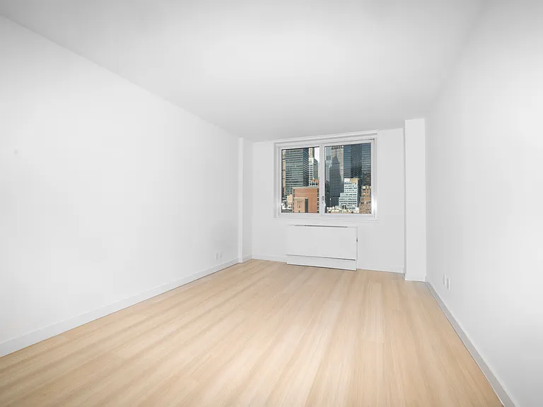 115 E 34th St #1811 — Photo 5