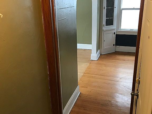 3rd image of 1901 E Marion St