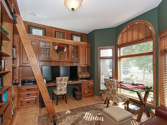 3rd image of 2065 Acacia Dr
