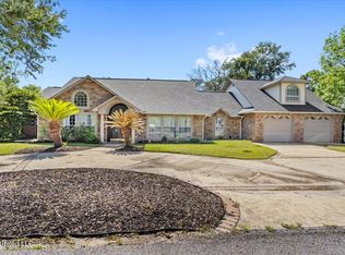 6313 Hermosa Dr, Gautier, MS 39564