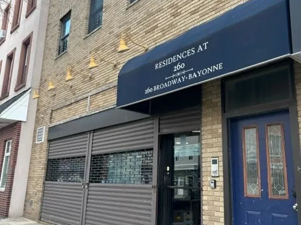 260 Broadway #4, Bayonne, NJ 07002