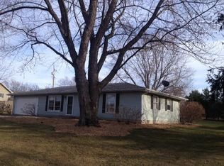 122 Woodview Dr, Valparaiso, IN 46383