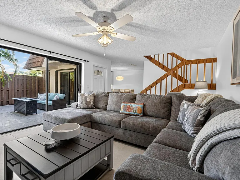 825 Center St #32B — Photo 9