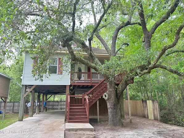 6062 E Benton St, Bay Saint Louis, MS 39520