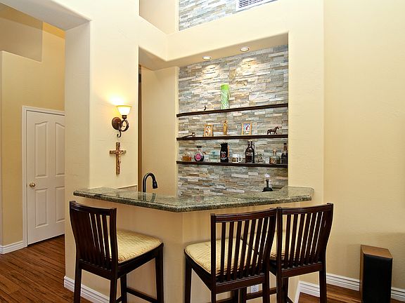 5th image of 729 W Amberwood Dr