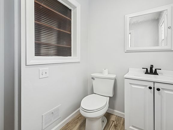 5th image of 3610 Hoiles Ave