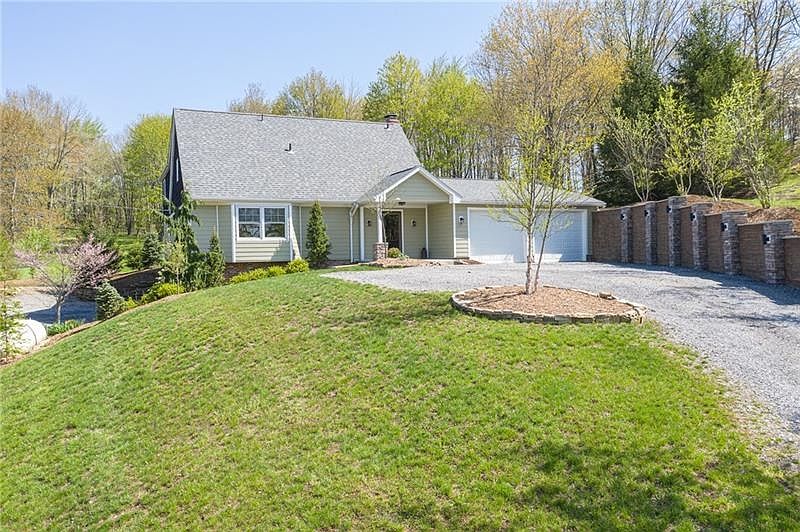 1st image of 307 Vandivort Dr