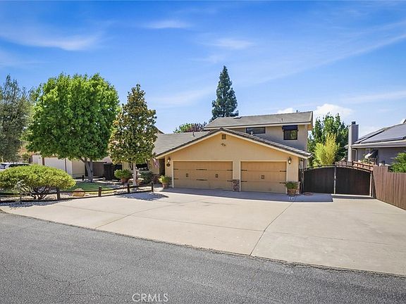 2nd image of 1695 Southfork Pl