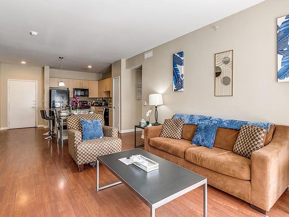 3rd image of 2819 N Fitzhugh Ave #Id1035213p