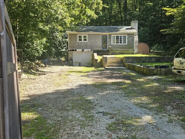 23 Lake Dr, Holmes, NY 12531