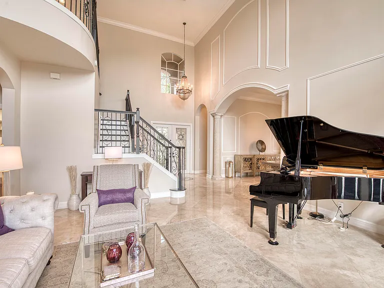 8801 Wellington View Dr — Photo 10